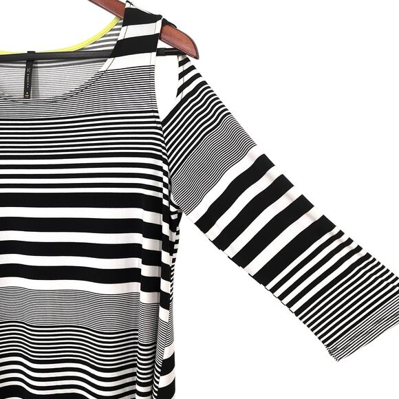 IC by Connie K Sz Medium Stretchy Cold Shoulder Wearable Art to Wear Shirt Top - Picture 6 of 8